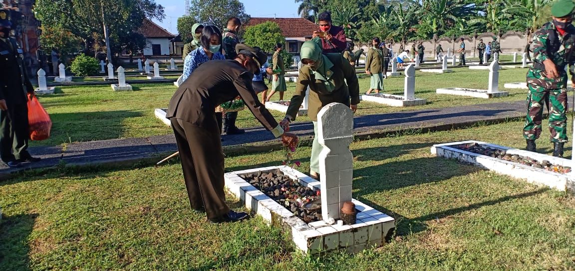 podiumnews.com-Kodim Jembrana Gelar Ziarah Nasional Jelang Hut ke 75 TNI